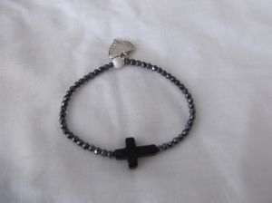 bracelet hematite croix onyx noir