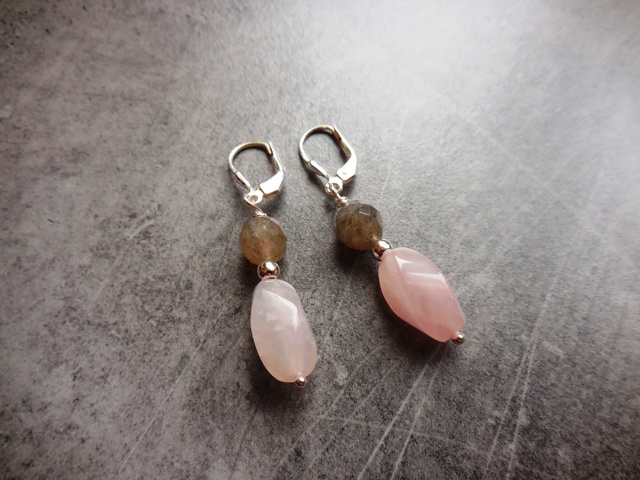 boucles d'oreilles labradorite quartz rose