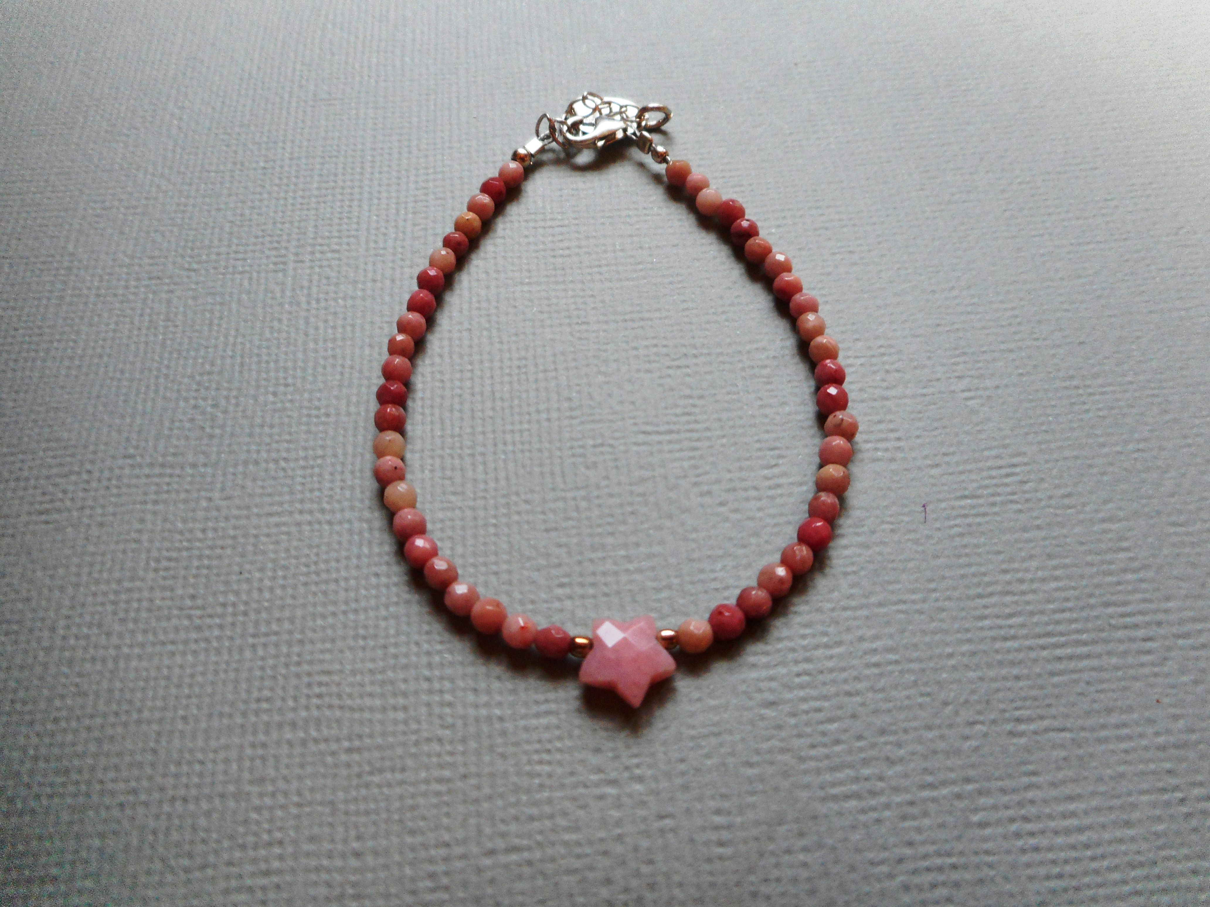Bracelet rhodonite 3 mm étoile opale rose